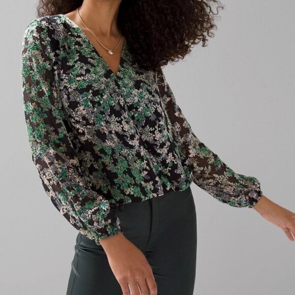 NWT White House Black Market Silk Wrap Green Leaf Long Sleeve Size XXS - Picture 1 of 9